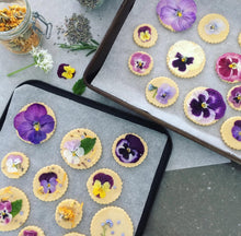 Load image into Gallery viewer, pansy edible flower cookies workshop