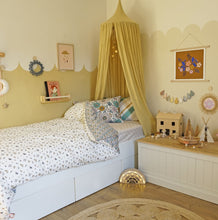 Load image into Gallery viewer, DELILAH GREEN Bedding Bundle: Reversible Duvet Set with Fitted Sheet