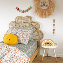 Load image into Gallery viewer, Felt Shapes Garland