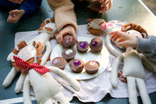 Load image into Gallery viewer, Sewing Camp Workshop 17/08 Study Day AICS. Pay deposit only now (total €85 for 8 hour day camp)
