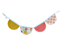 Load image into Gallery viewer, Scollop Bunting - 4 Flags
