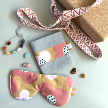 Load image into Gallery viewer, Meditation Mask, Yoga Eye Pillow
