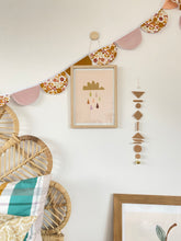 Load image into Gallery viewer, Scollop Bunting - 15 flags
